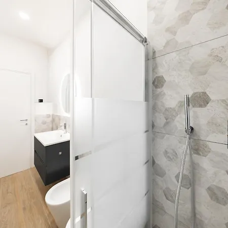 Princi House, Centre *