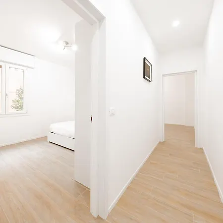 Princi House, Centre *