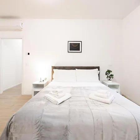 Princi House, Centre *