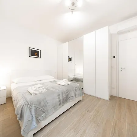 Princi House, Centre