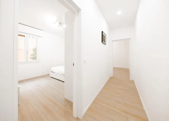 Princi House, Centre *